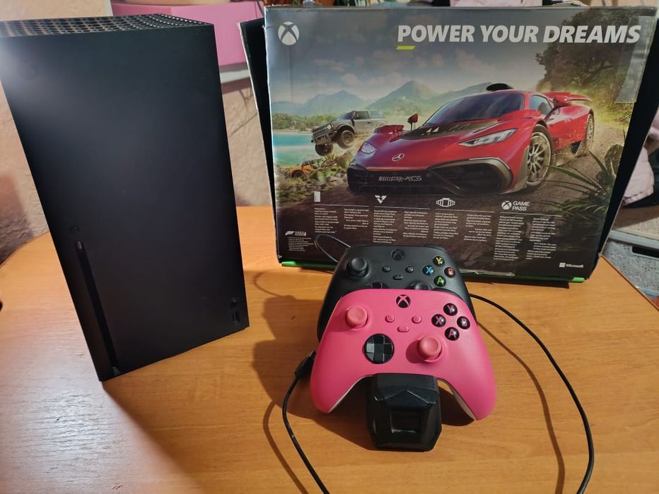 XBox Series X в идеальном состоянии