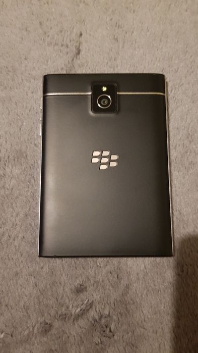 Telefon BlackBerry paszport