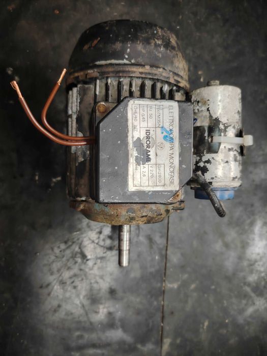 Motor 220 V // 0,45HP // 2800 RPM
