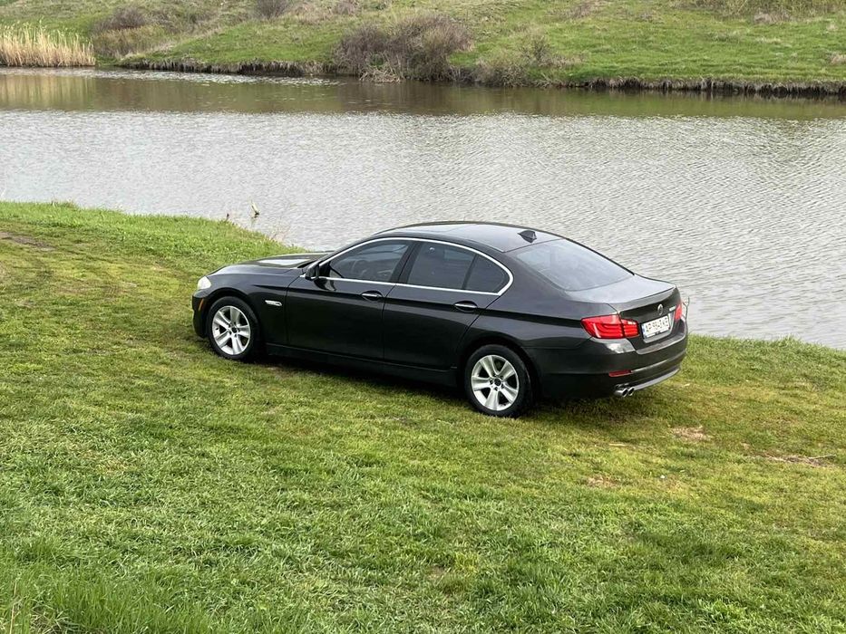BMW F 10 (528) 2011 Атмосфера