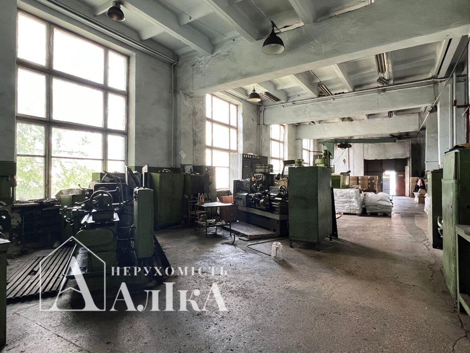 Продам велике Виробниче приміщення неподалік центру