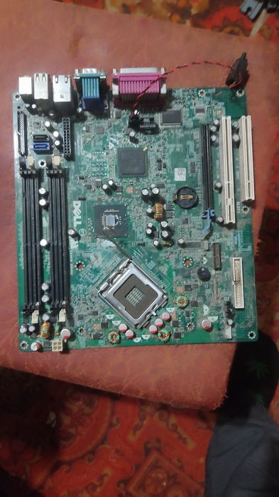 Продам материнскую плату dell на запчасти