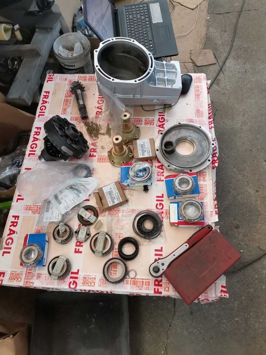 Oferecemos serviços de reparação e restauro para automóveis e moto