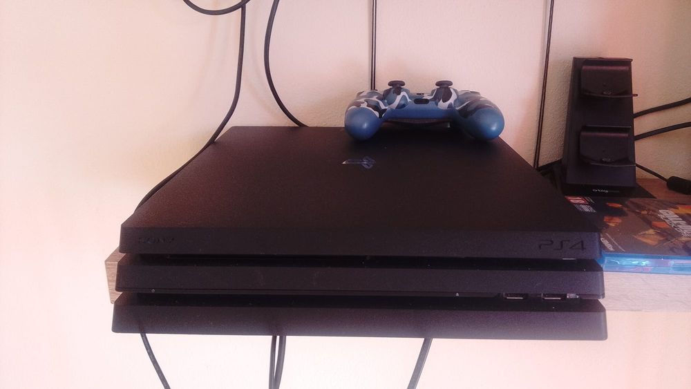 PS4 Pro + Gran colección de juegos