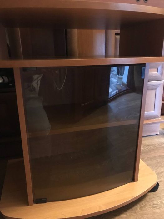 Тумба (под телевизор)