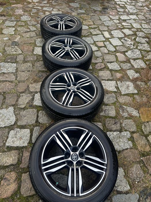 Felgi aluminiowe 19 plus opony letnie Toyota Rav 4 komplet