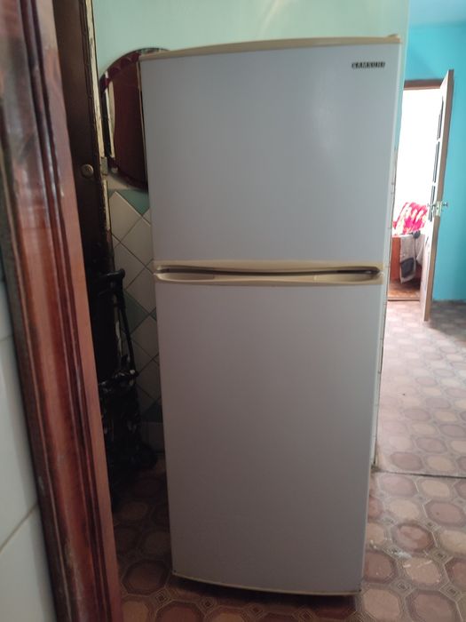 Продам Холодильник  Samsung No frost вживаний
