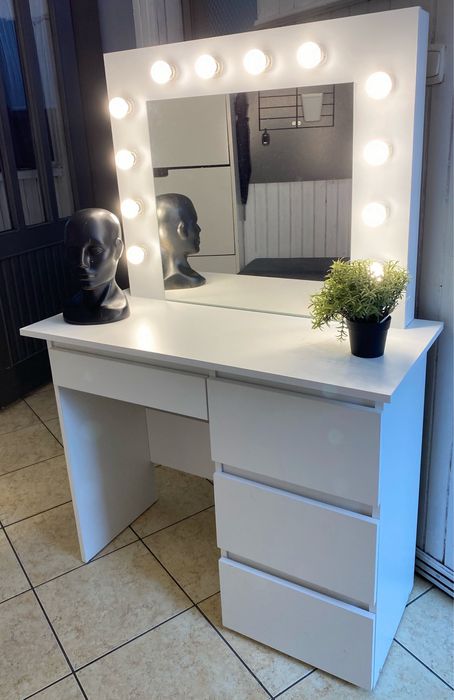 Toaletka podświetlana , LED