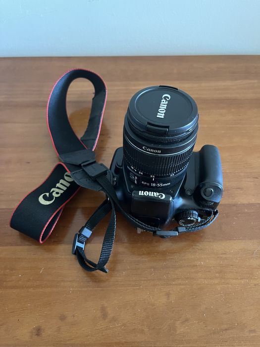 Canon 1100d com lente 18-55mm