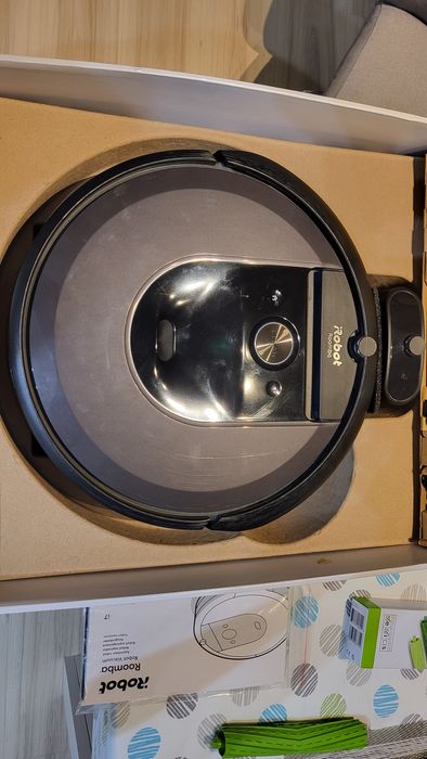 iRobot Roomba I7