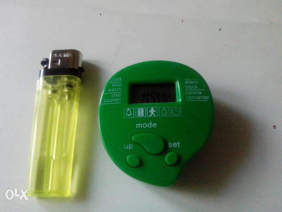 Миниатюрный шагомер. Предлагайте свою цену!