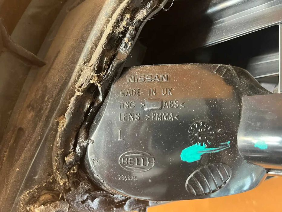 Farolim Traseiro Esquerdo Nissan Almera II (N16) 26555-BN026