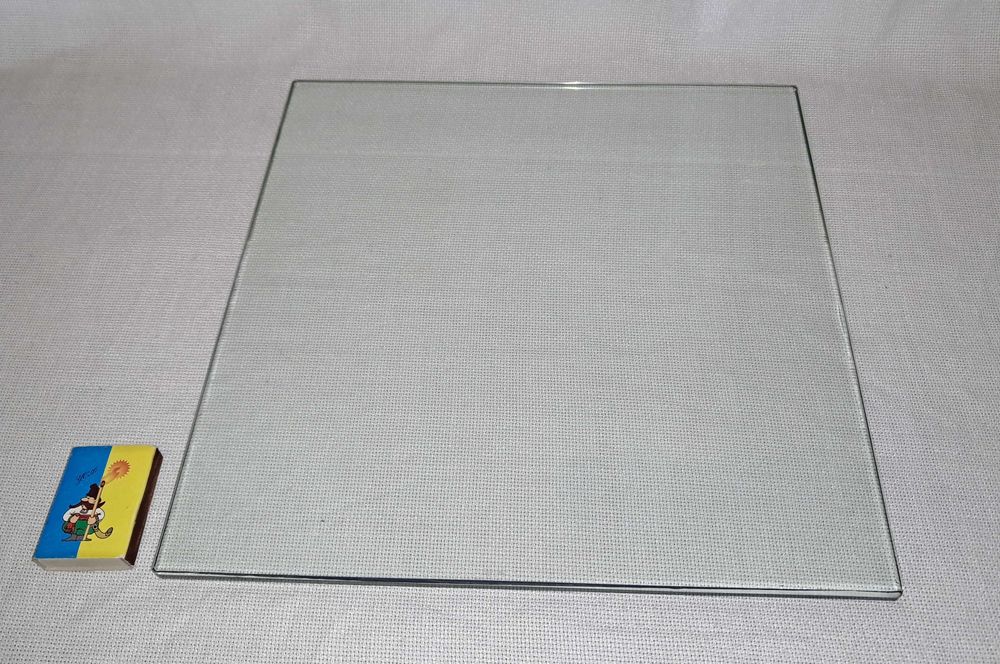 Закаленное стекло НОВОЕ 30х30 cm Толщина 7мм.