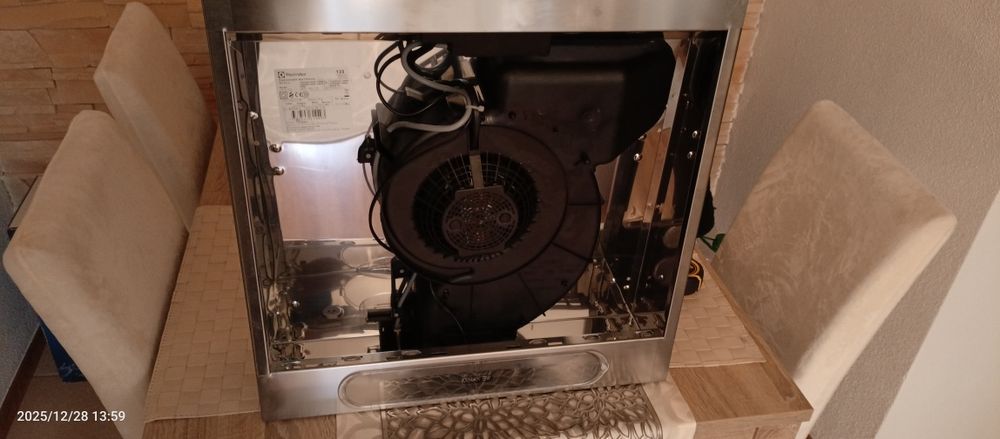 Okap pochłaniacz kuchenny podszafkowy