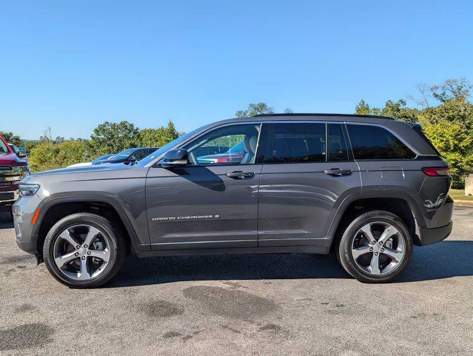 Jeep Grand Cherokee      2024