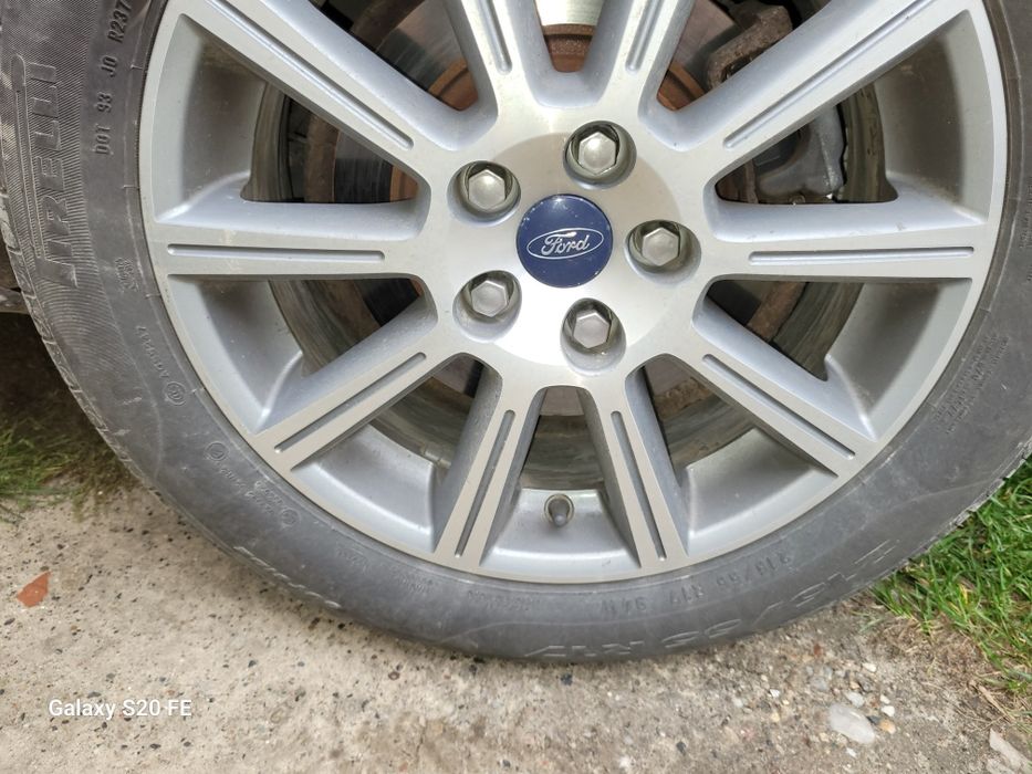 Opony Pirelli 2020 r bieżnik 6mm  2szt