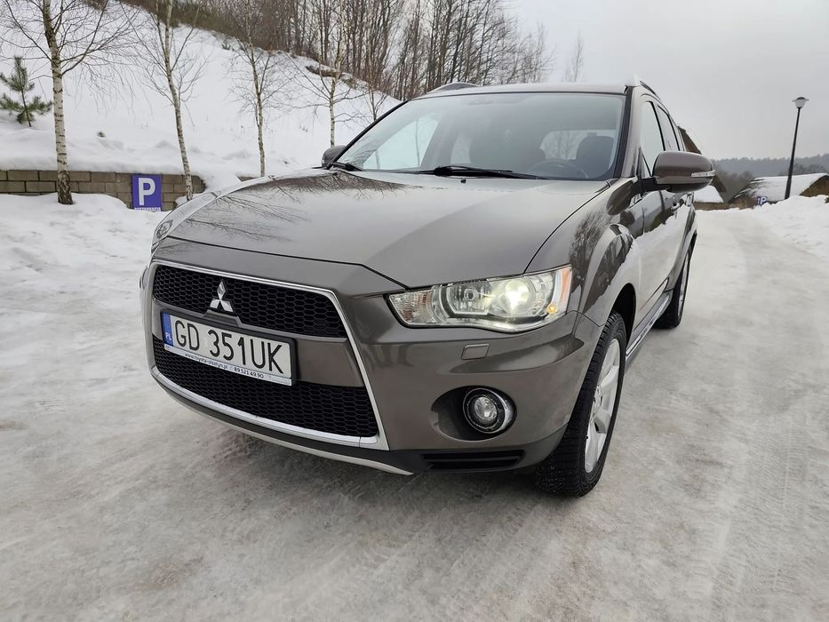 Mitsubishi Outlander 7 Osobowy Lift 4x4 Xenon