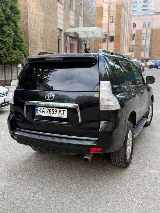 Toyota Land Cruiser 150, рік випуску - 2011.