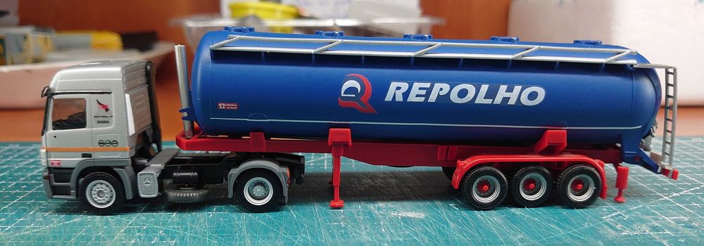 Camião Mercedes Actros 1/87 Repolho & Rodrigues