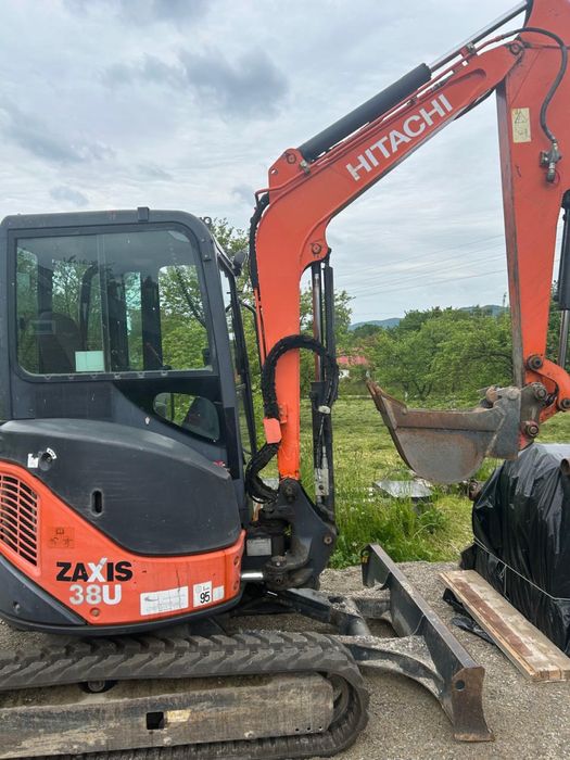 Послуги Міні Екскаватора та Вантажівки зі самоскидом та маніпулятором