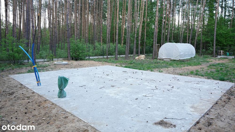 Uzbrojona działka budowlana z mediami w spokojnej okolicy - Więcej