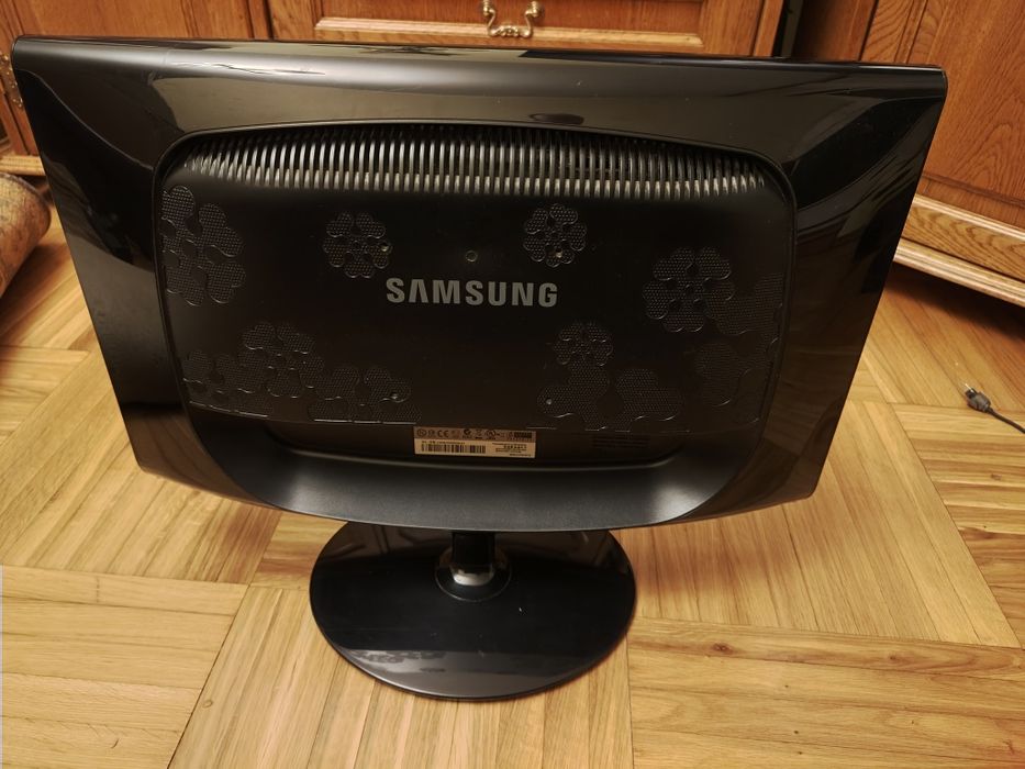 Monitor Samsung 22'' SynkMastr 2233  Dynamic contrast 50000:1