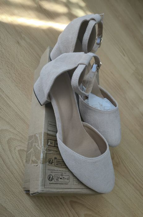 Nowe Sandałki / Czółenka 39