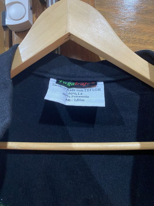 Traje académico feminino completo