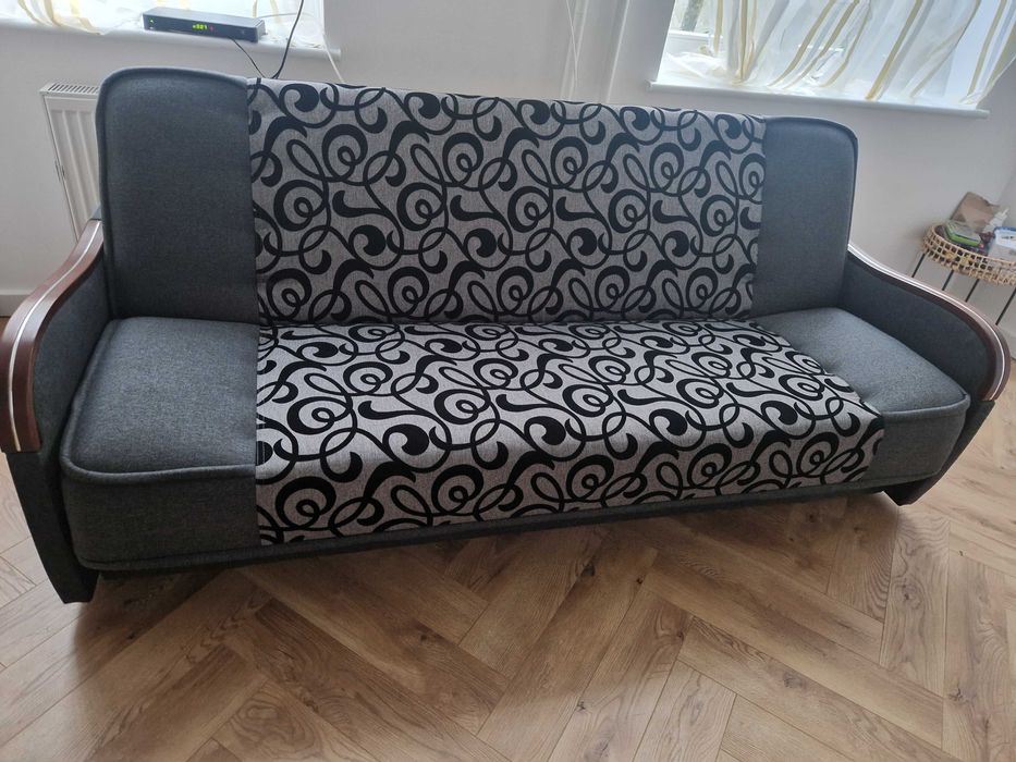 Wersalka z pojemnikiem na pościel