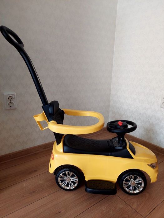 Машинка каталка для вулиці