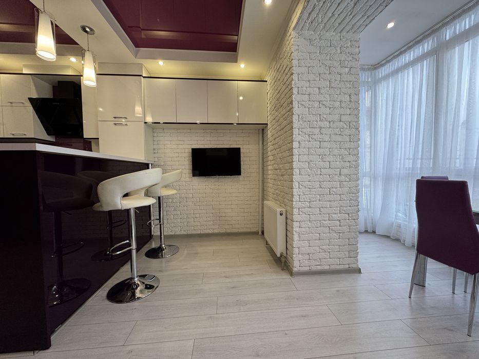 Готова квартира з меблями та технікою! Стрілецька набережна