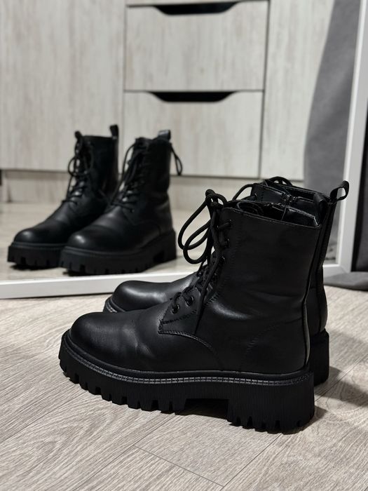 Зимові ботинки (берці) в стилі Celine Bulky