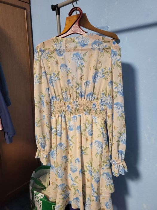 Сукні, розмір 42-44