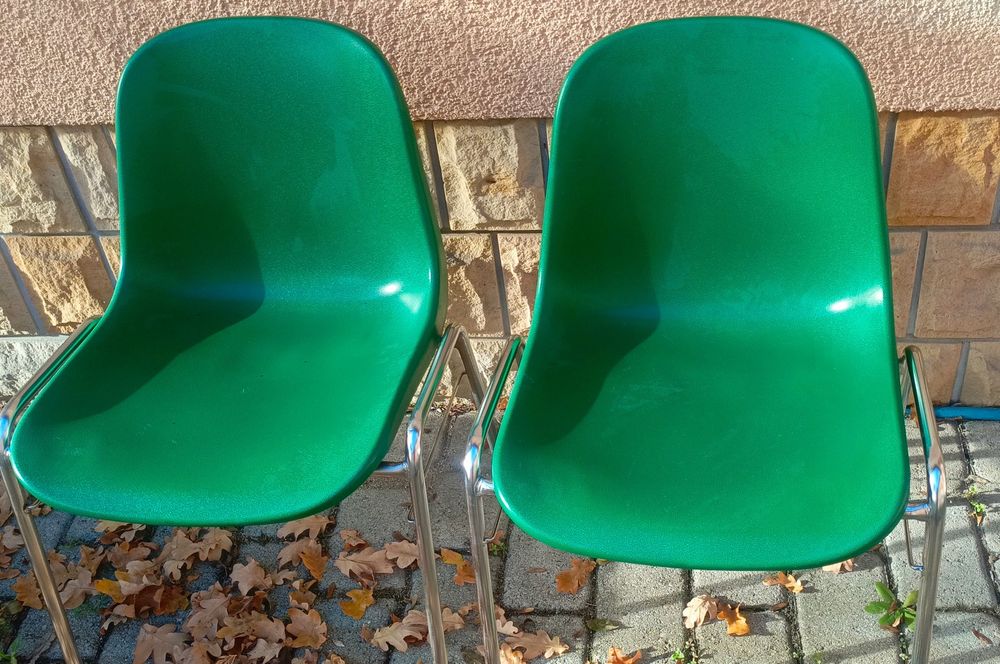 Dwa Krzesła konferencyjne do sztaplowania