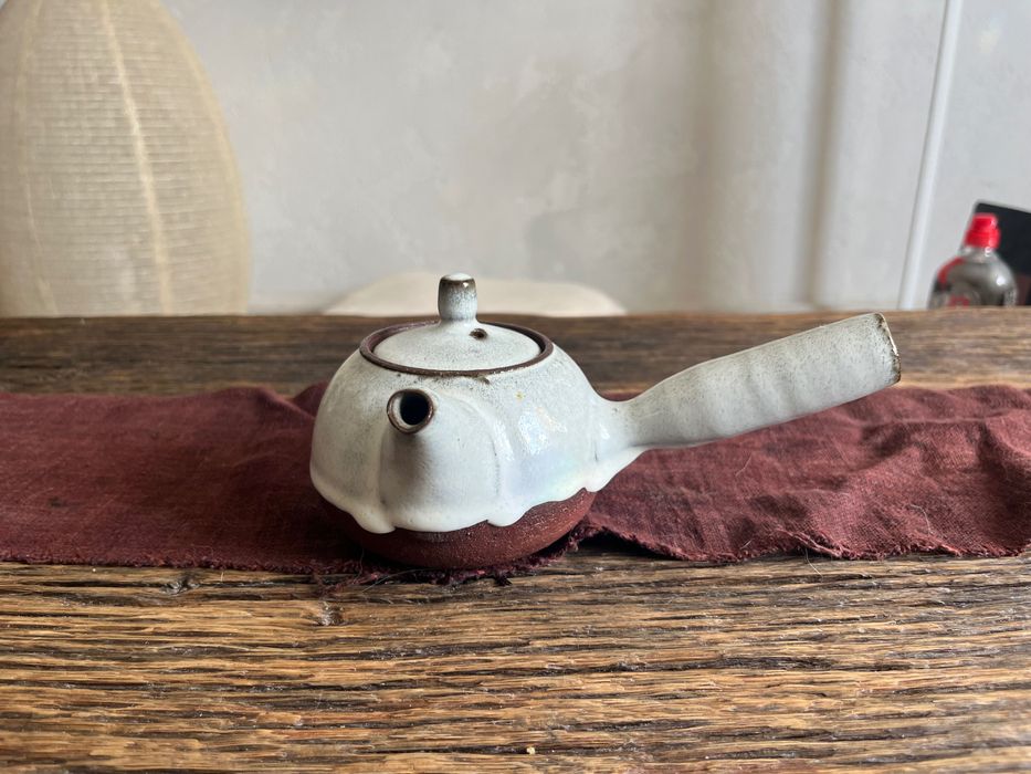Petr Novak Sidehandle Teapot (чайник для чайної церемонії від Петра Новака)