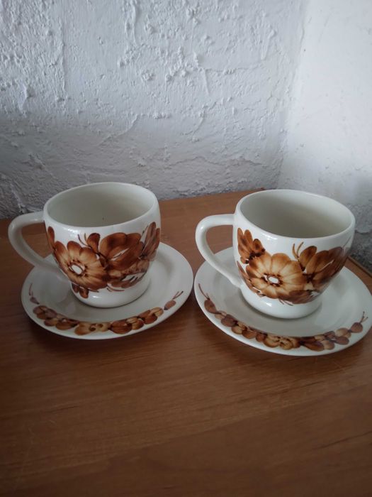 Filiżanki fajansowe