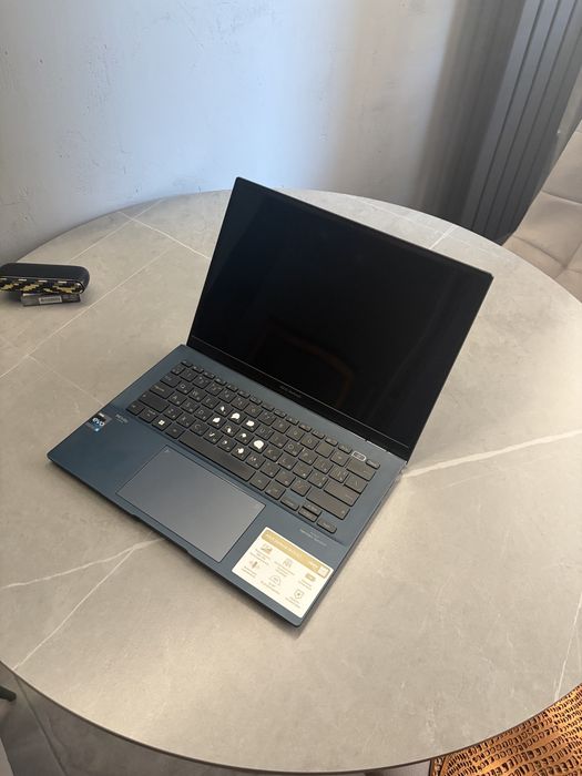 ASUS Zenbook 14 OLED