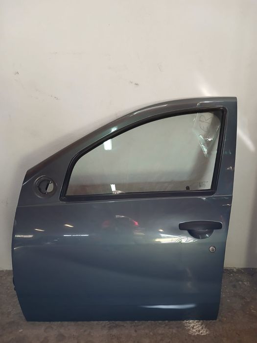 Porta frente esquerda dacia duster ano 2010 cinzenta