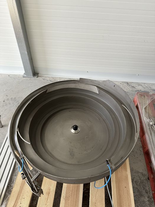 Podajnik wibracyjny misowy WIBRAMET PW600 (2021 r.)