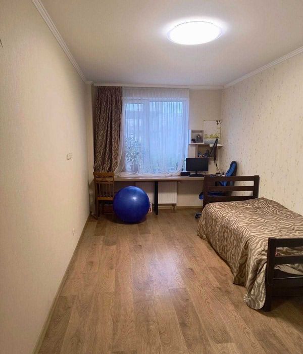 Продаж 3К з ремонтом  Обухів вул.Академічна 104 м2