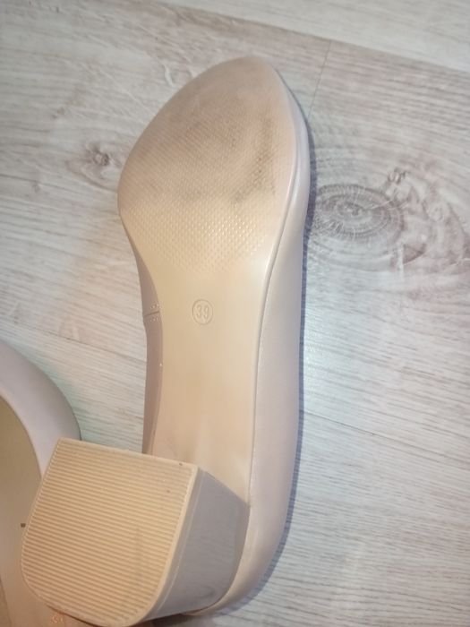 Buty na obcasie rozm. 39
