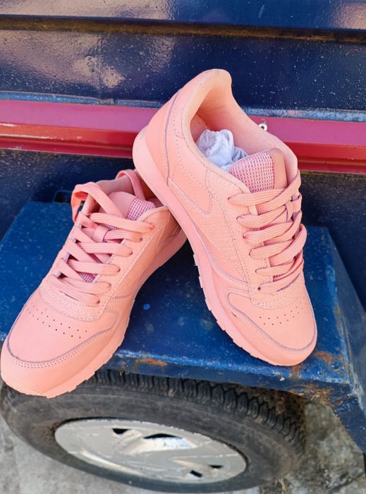 Кросівки для прогулянок