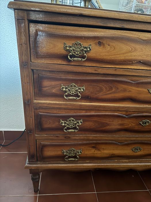 Móvel/ Cómoda estilo antiga