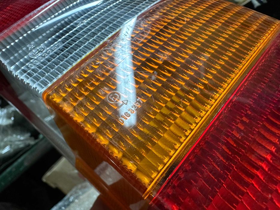 Правый задний фонарь для Ford Escort VII Estate 91AG13A602, 137824-00