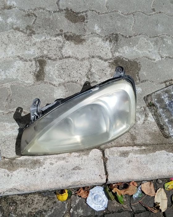 Farol de Opel Corsa C