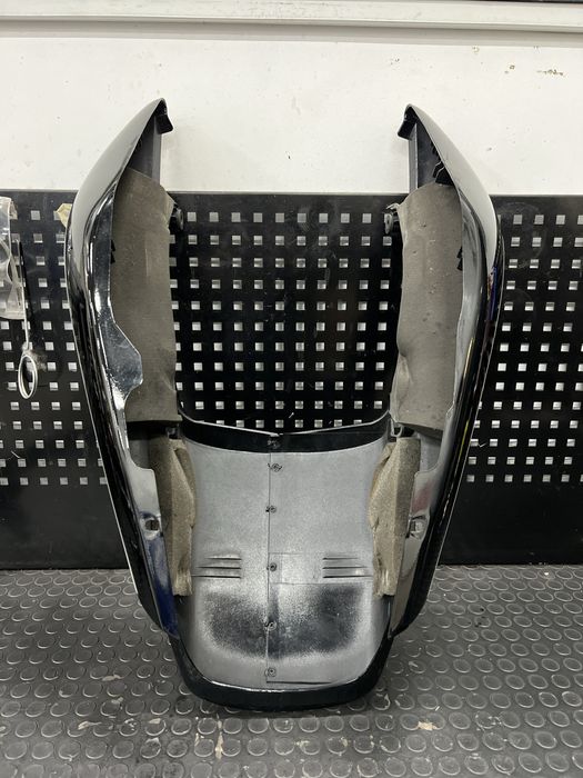 Задній пластик Yamaha XJR1300 2012