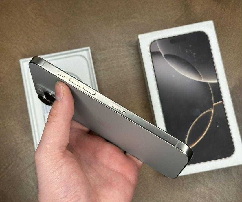 iPhone 16 Pro Max, 256 ГБ, SIM + eSIM