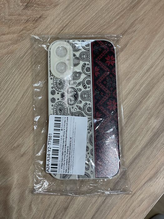 Чехлы на iPhone 16