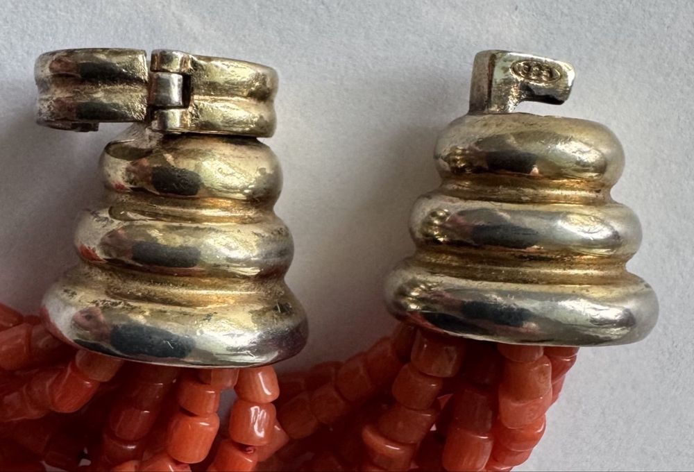 Натуральні коралові буси