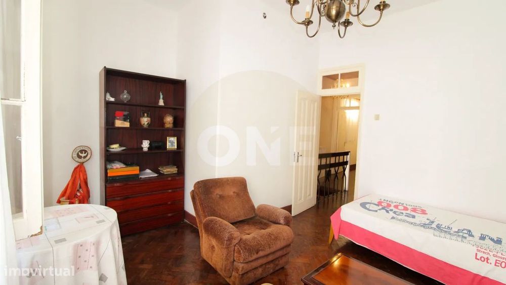 Prédio para Comércio e Habitação no Centro de Machico